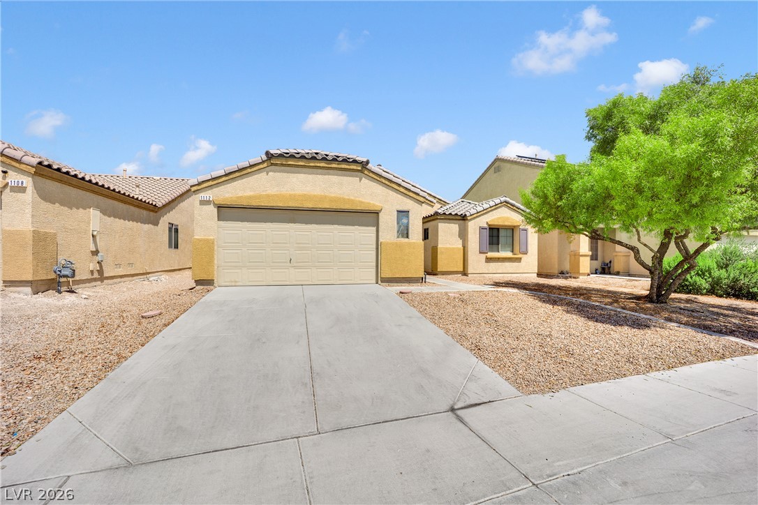 1112 Gary Carmena Avenue Property Photo 1