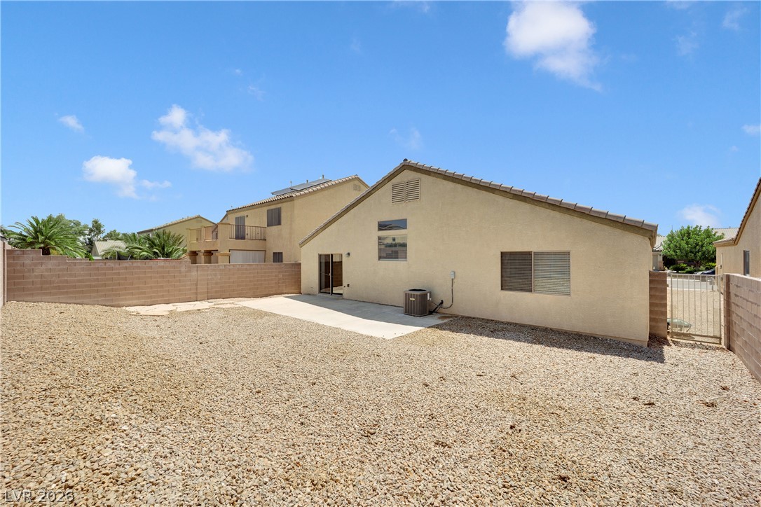 1112 Gary Carmena Avenue Property Photo 17