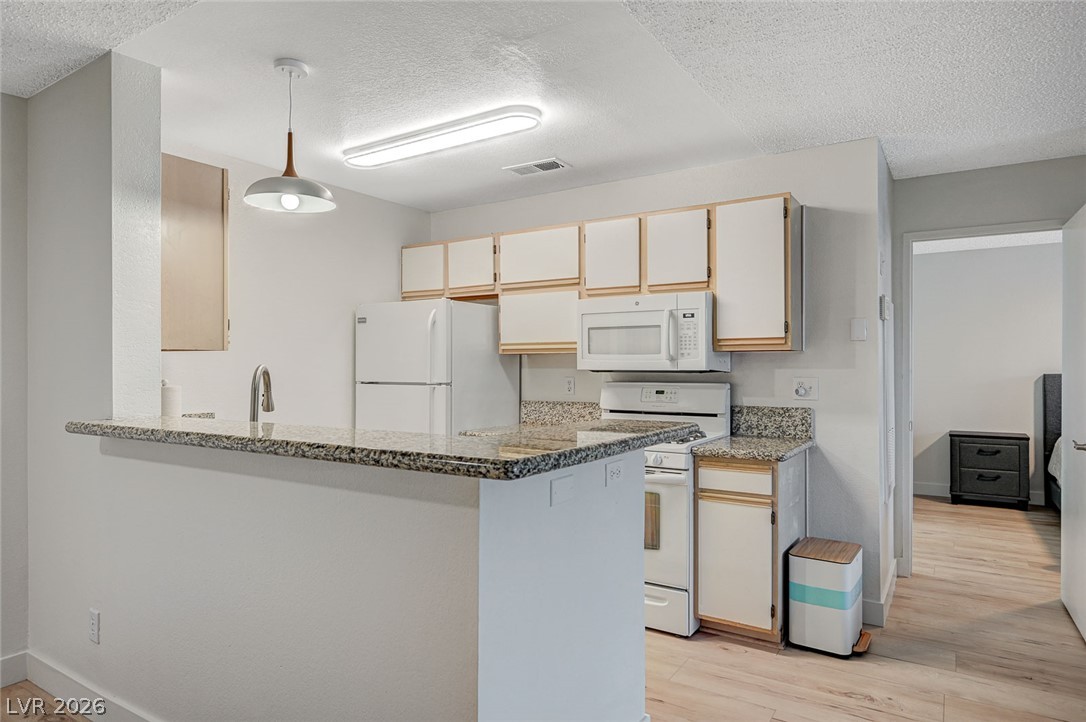2200 South Fort Apache Road 1064 Property Photo 7