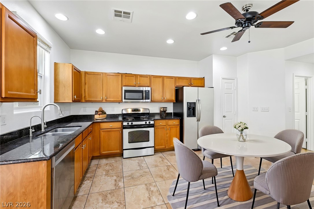 3819 Total Eclipse Street Property Photo 3
