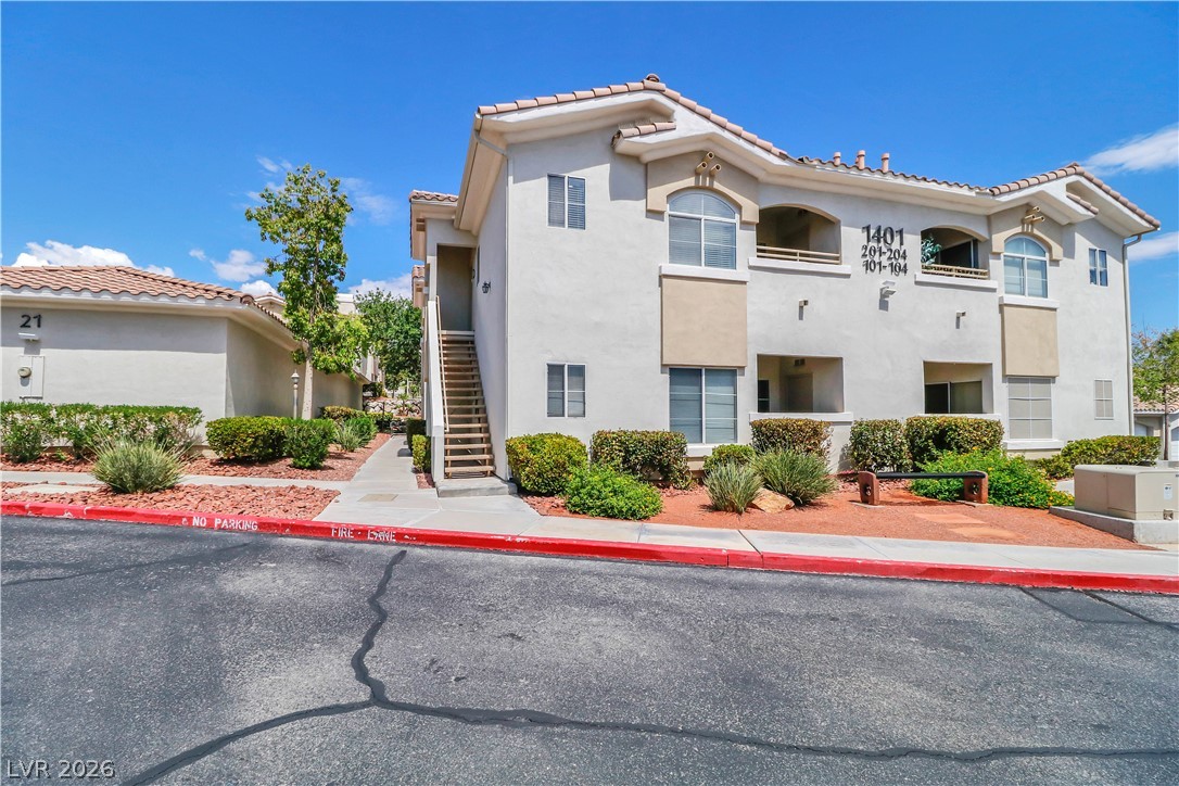 1401 Red Crest Lane 201 Property Photo 3
