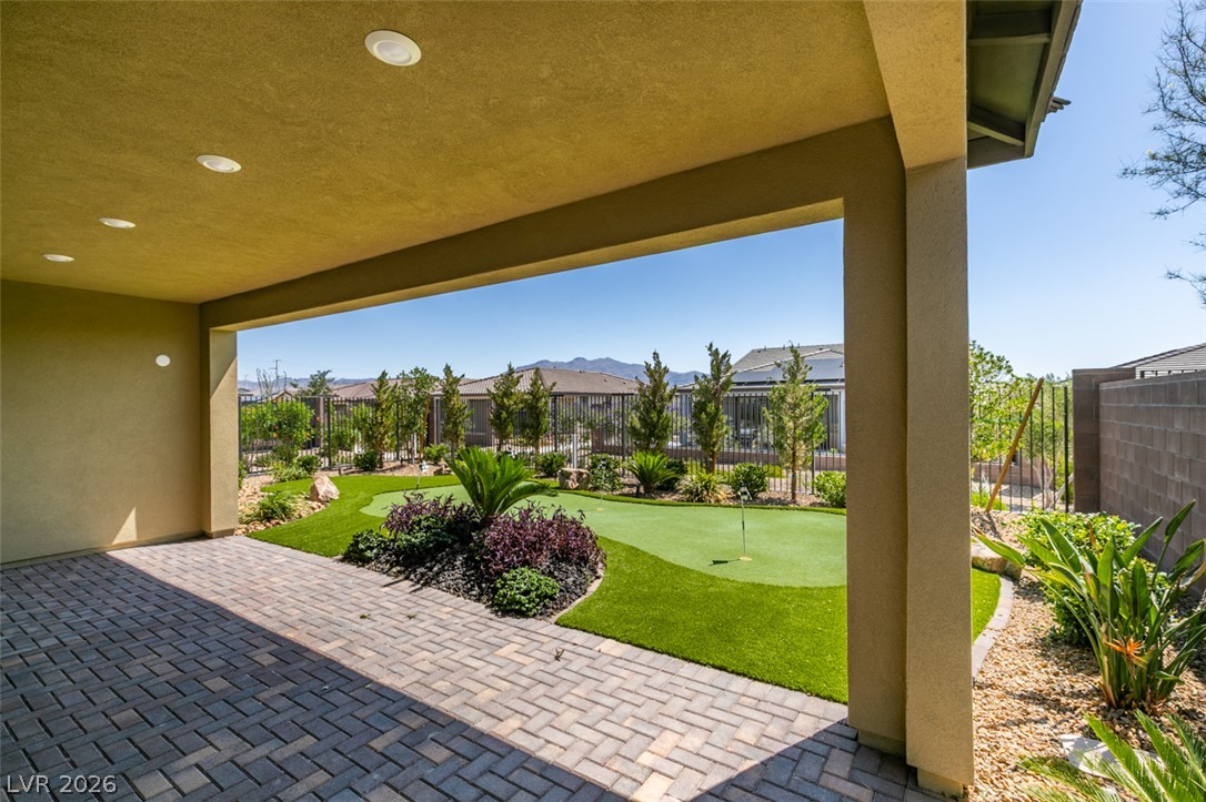 10184 Chrysolite Property Photo 3