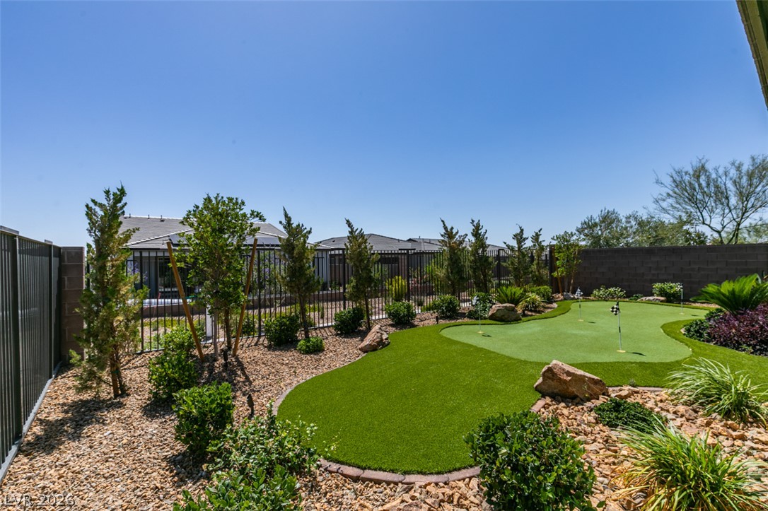 10184 Chrysolite Property Photo 4