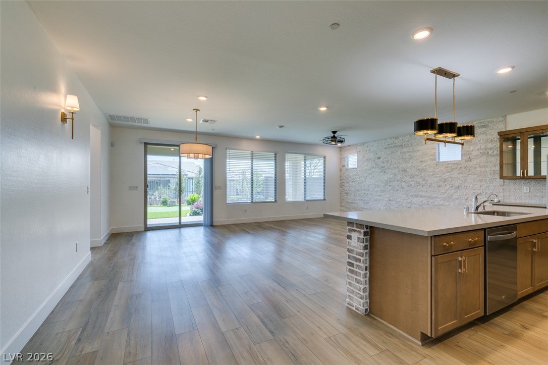 10184 Chrysolite Property Photo 10