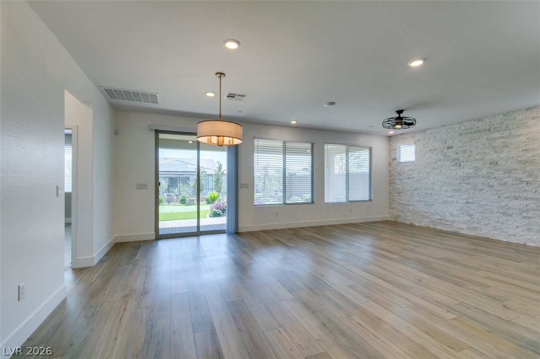 10184 Chrysolite Property Photo 11