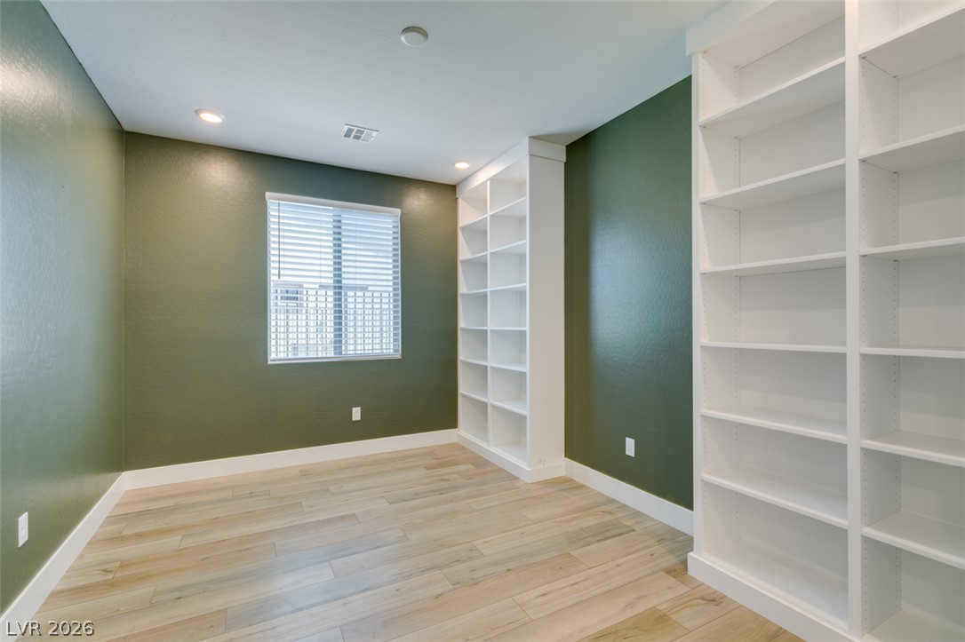 10184 Chrysolite Property Photo 29