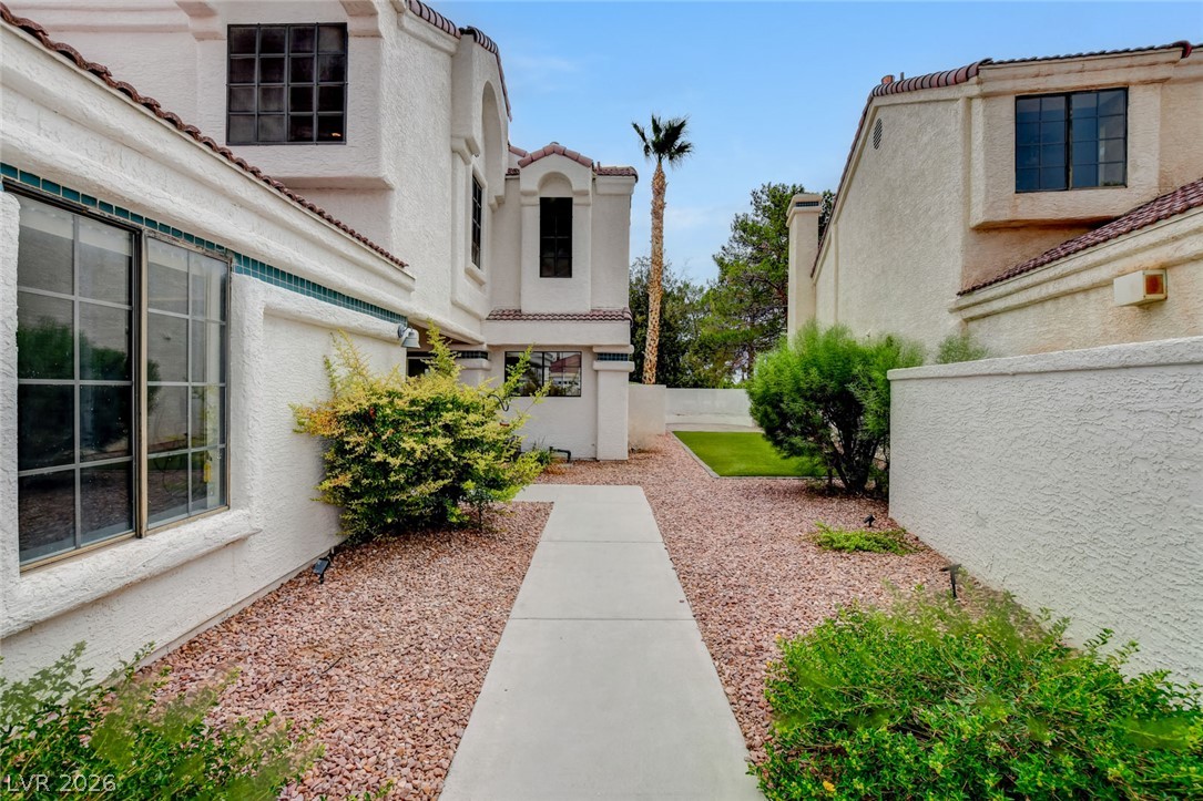 5228 Crooked Sky Circle Property Photo 4