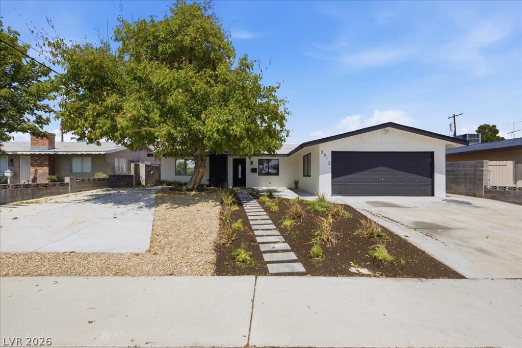 3912 Casa Grande Avenue Property Photo 1
