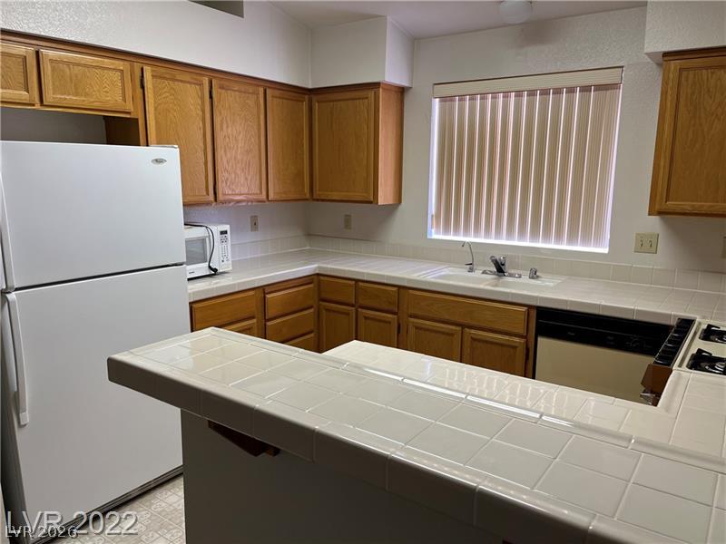 930 Stetson Drive Property Photo 3