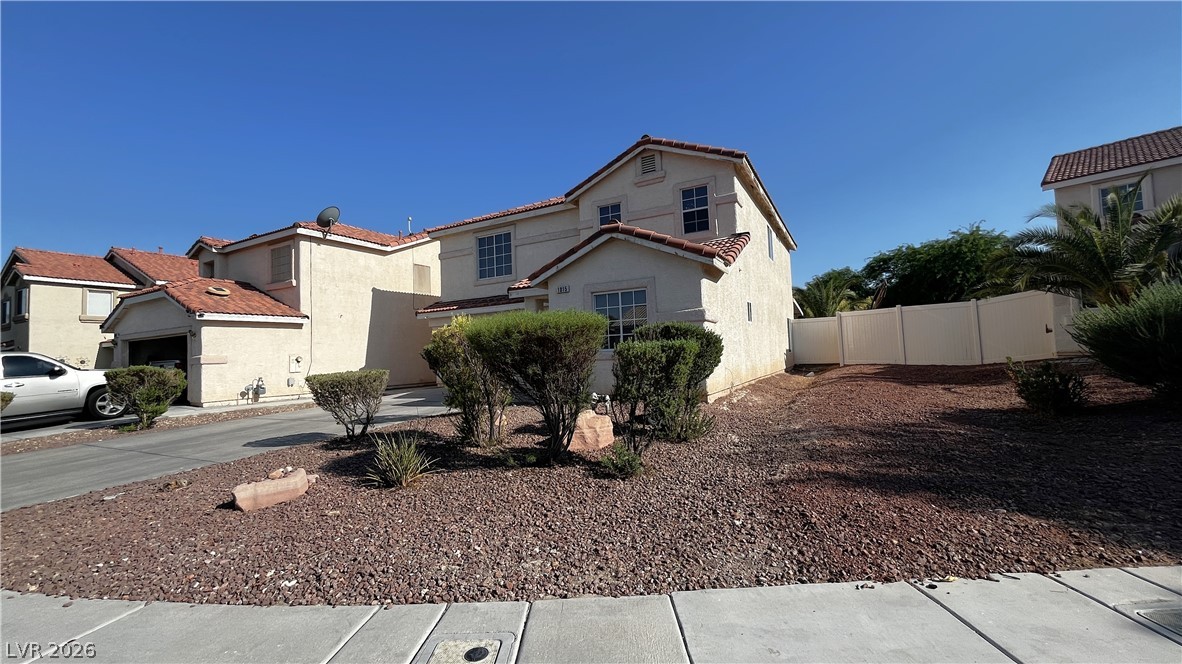1015 Pearl Marble Avenue Property Photo 3
