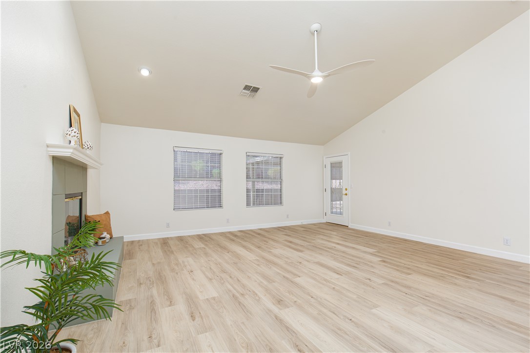 424 Mountain Top Court Property Photo 12