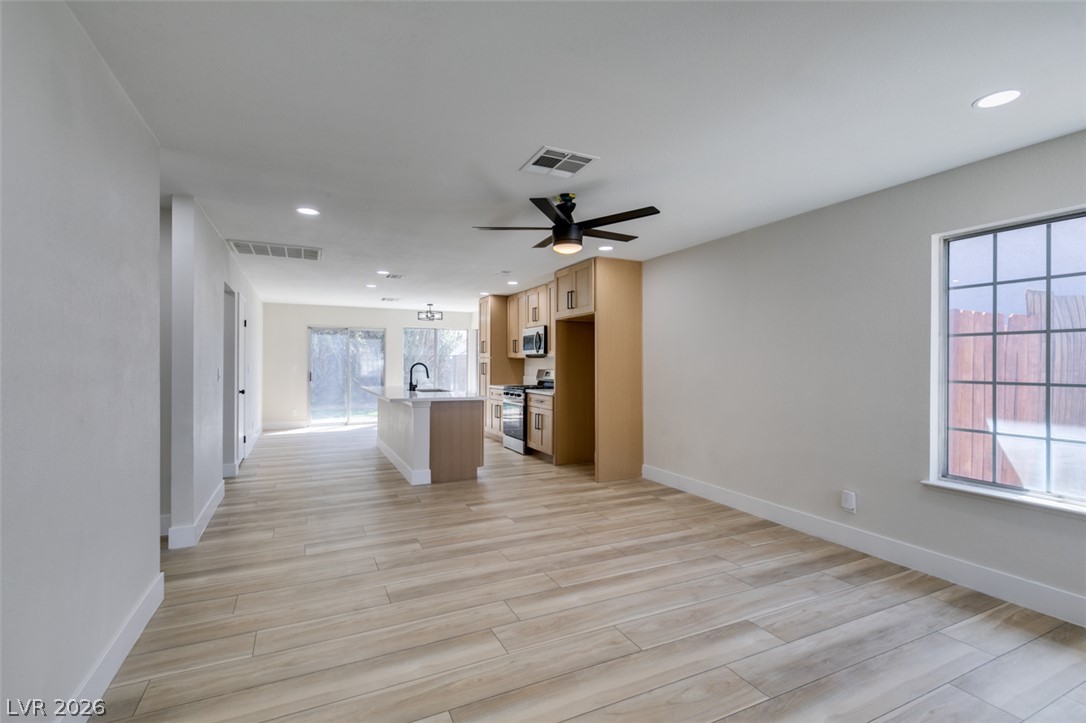 1640 Divinity Street Property Photo 8
