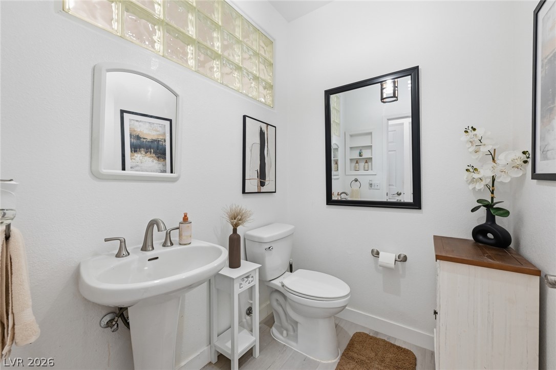 10001 Cresent Creek Drive Property Photo 34
