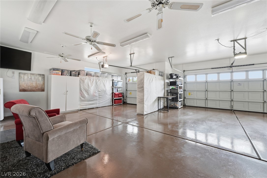 10001 Cresent Creek Drive Property Photo 38