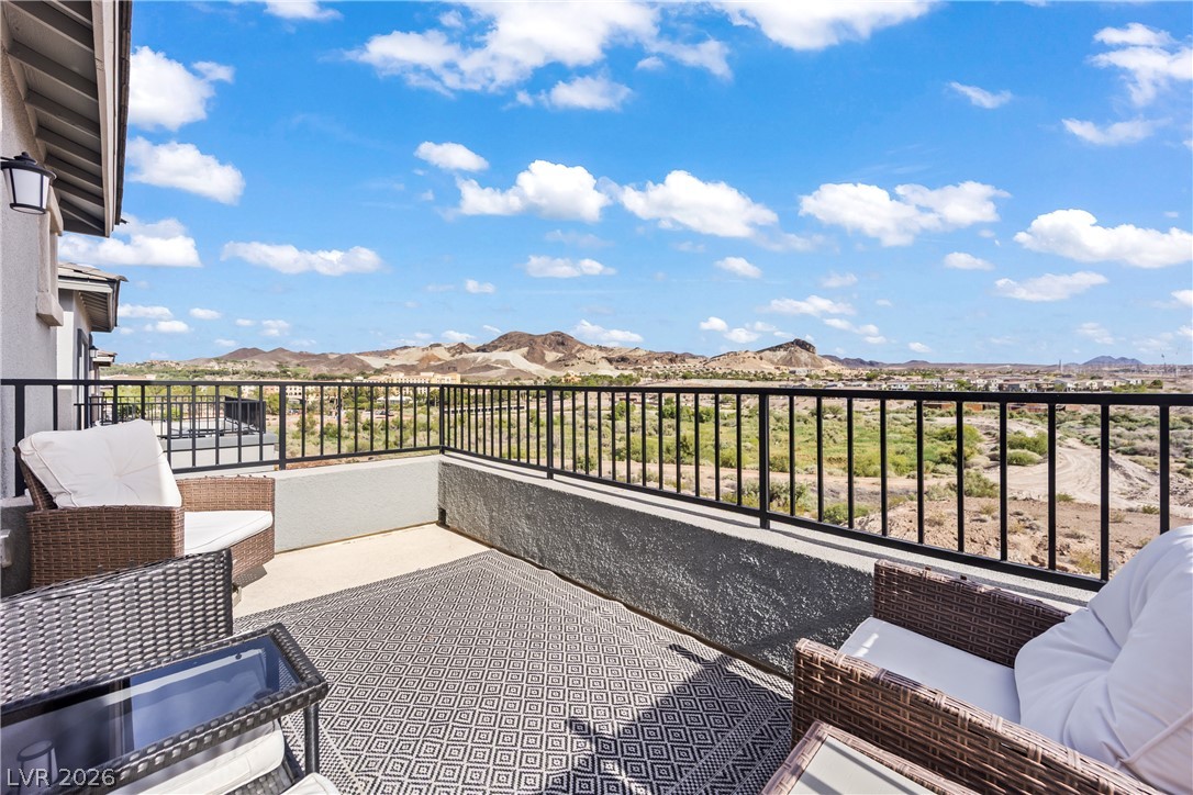 1043 Strada Mazoni Property Photo 5