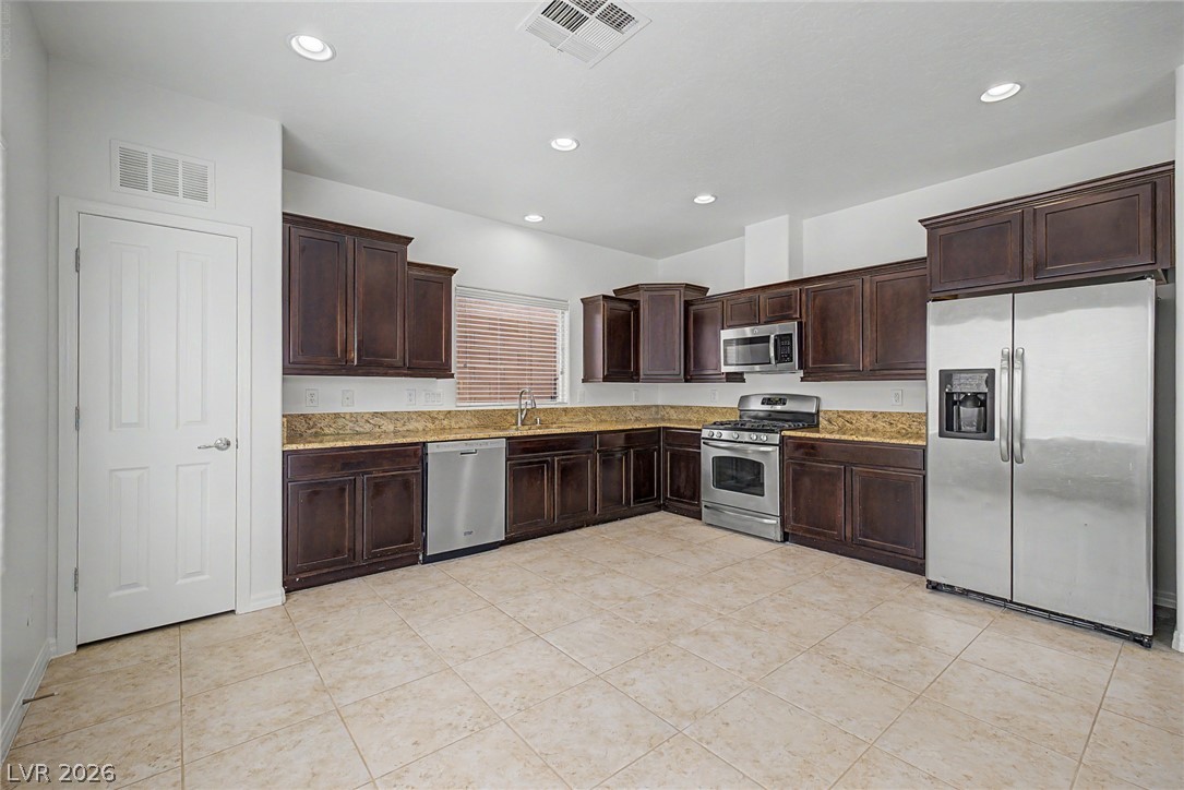 2608 Romarin Terrace Property Photo 10