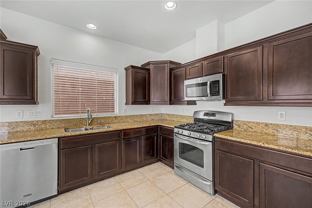 2608 Romarin Terrace Property Photo 11