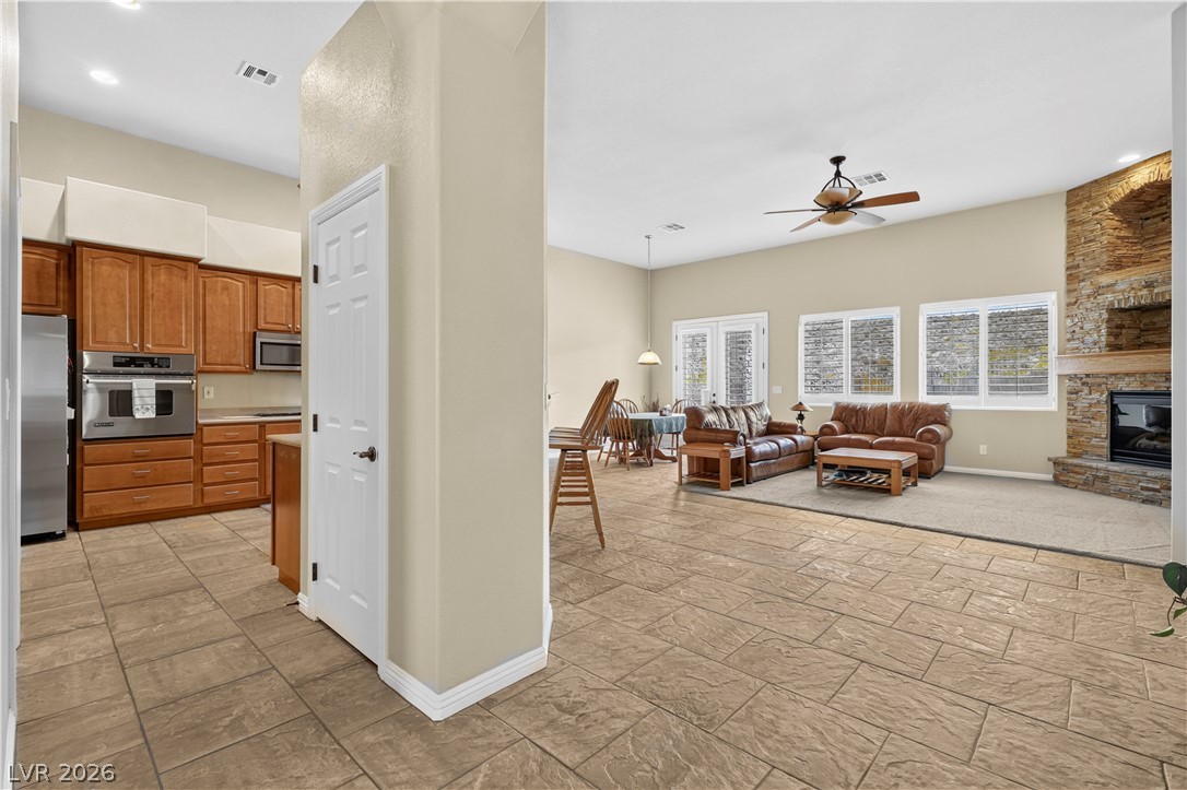2058 Poetry Avenue Property Photo 8