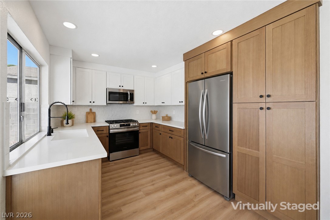 7275 Bridgeview Avenue Property Photo 4