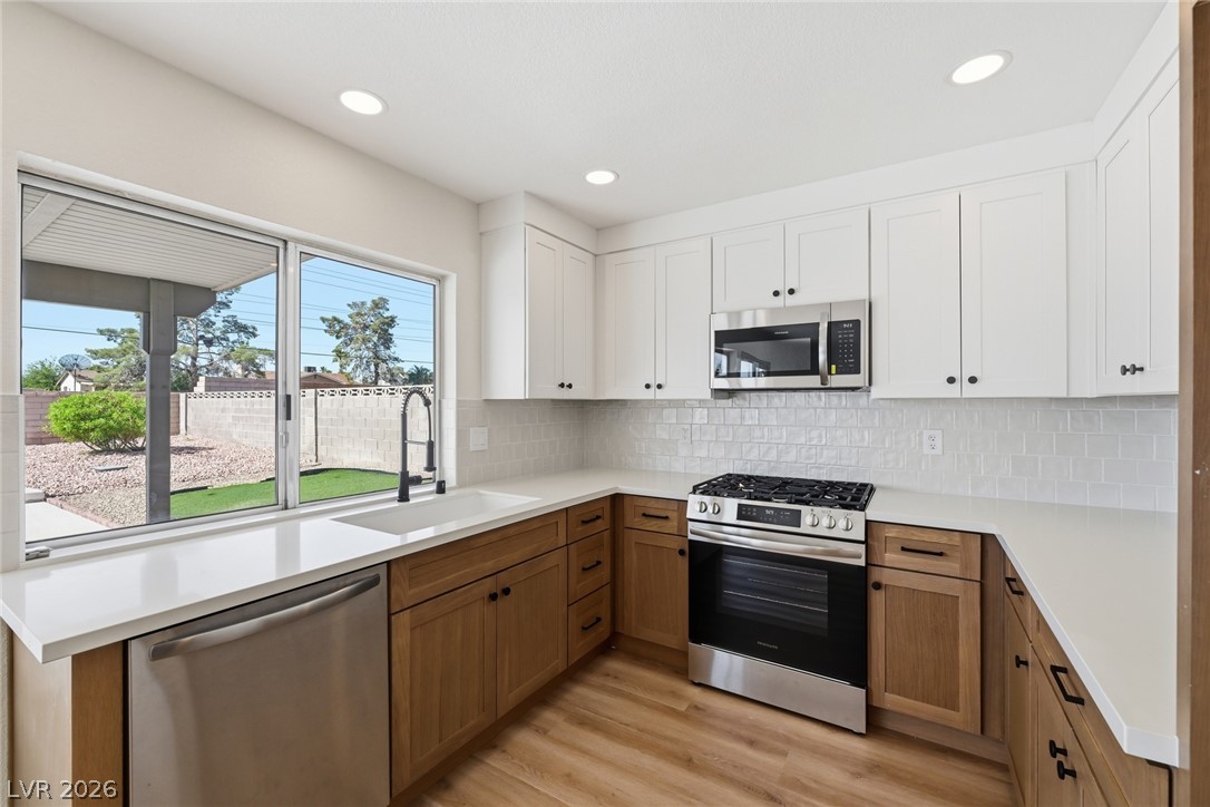 7275 Bridgeview Avenue Property Photo 10