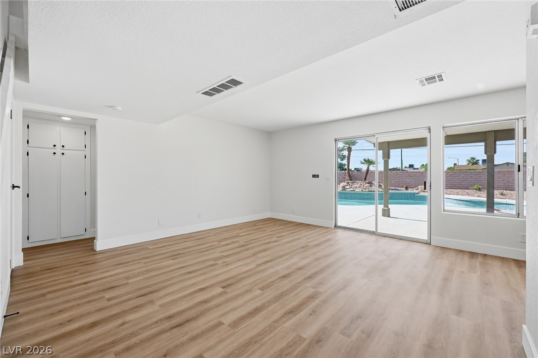 7275 Bridgeview Avenue Property Photo 17