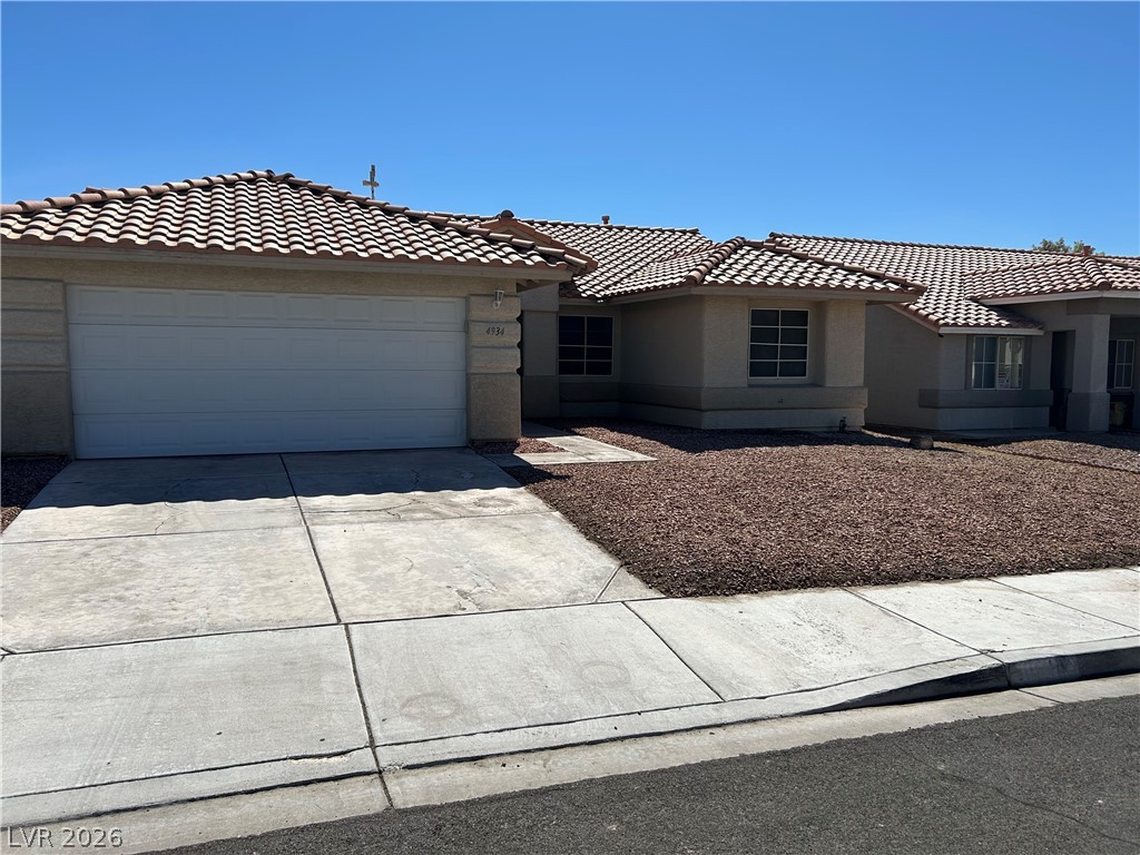 4934 Hunters Run Drive Property Photo 1
