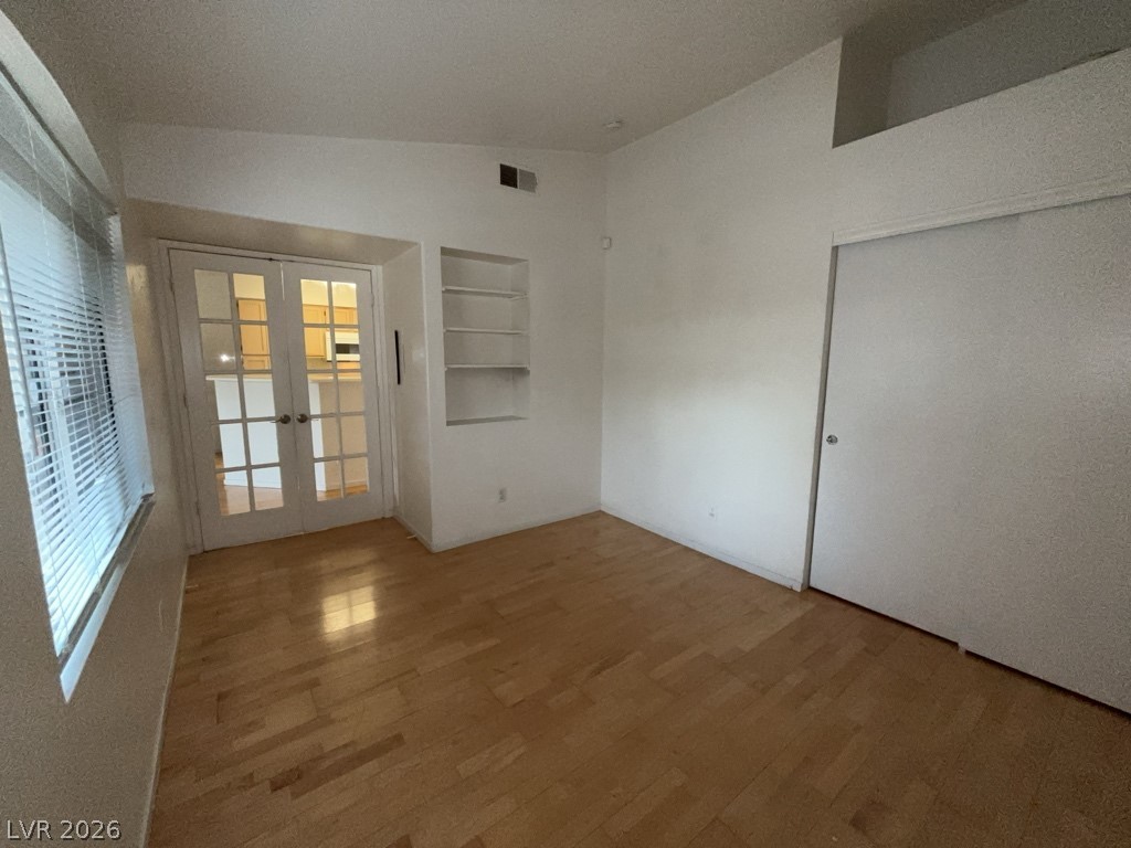 5415 West Harmon Avenue 2010 Property Photo 3