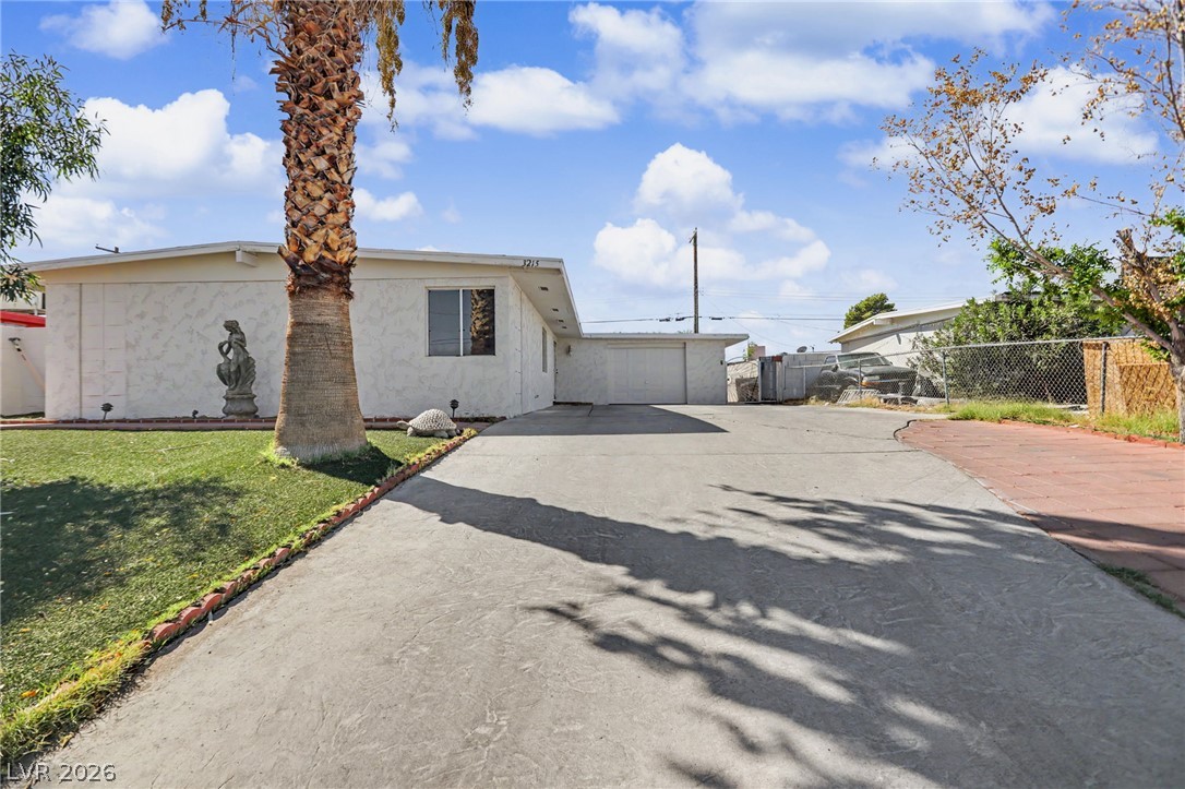 3215 Wright Avenue Property Photo 4