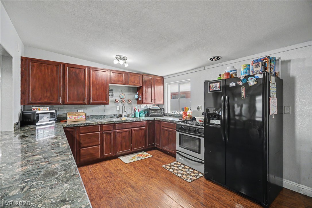 3215 Wright Avenue Property Photo 8
