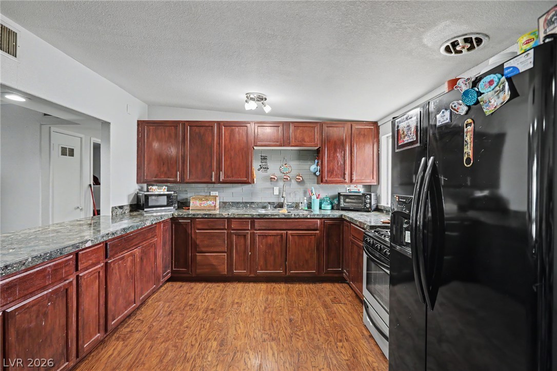 3215 Wright Avenue Property Photo 9