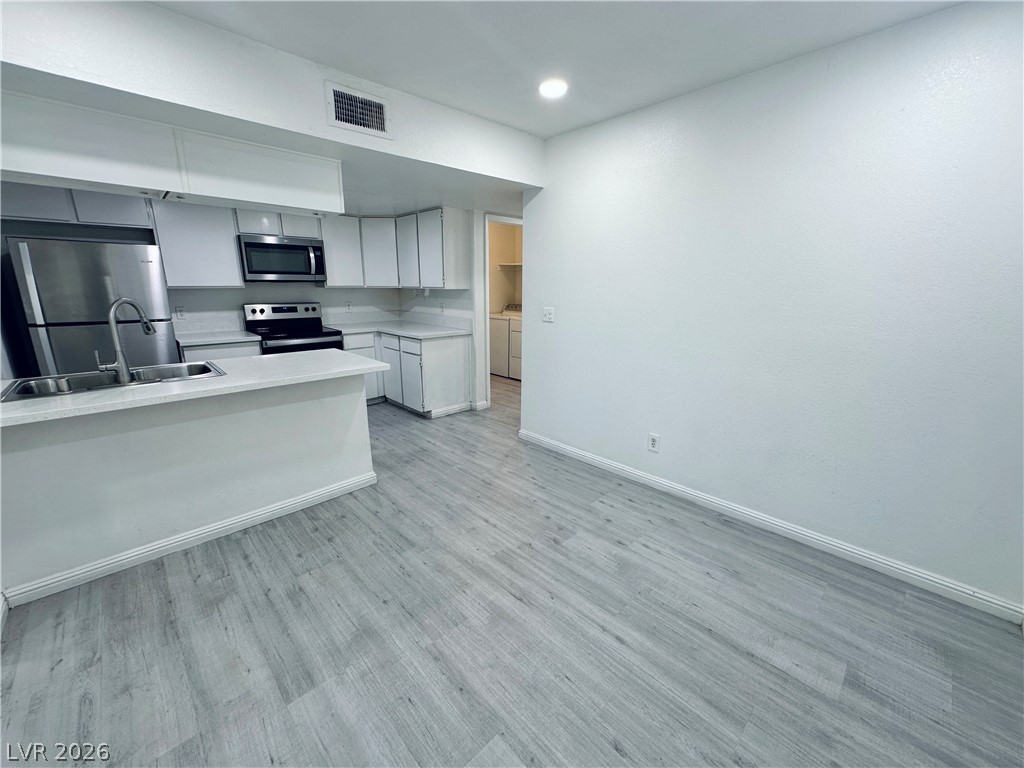 4225 Stewart Avenue 4 Property Photo 6