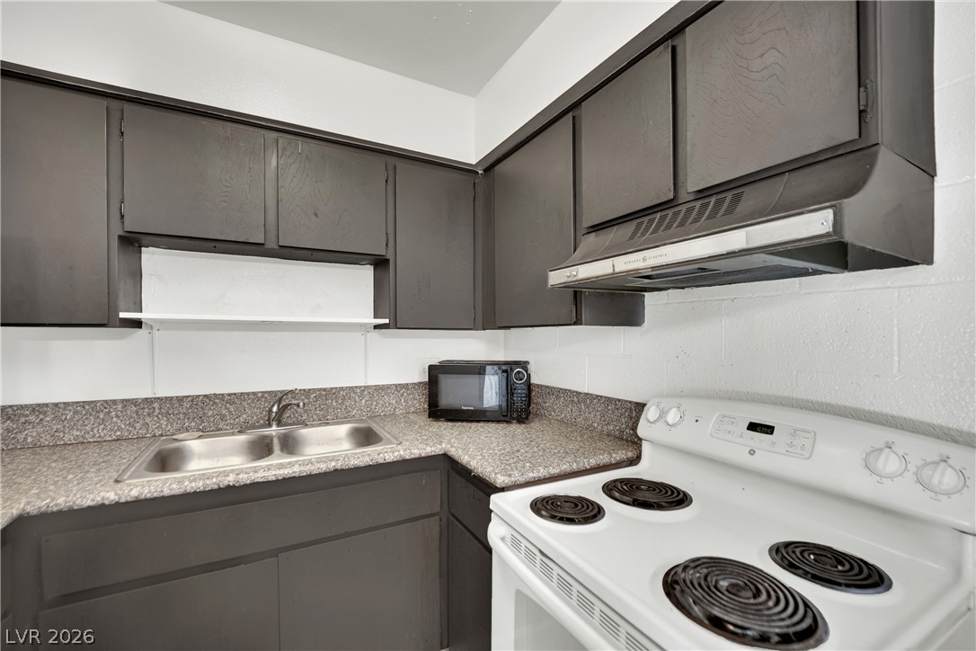 625 South Royal Crest Circle 11 Property Photo 14