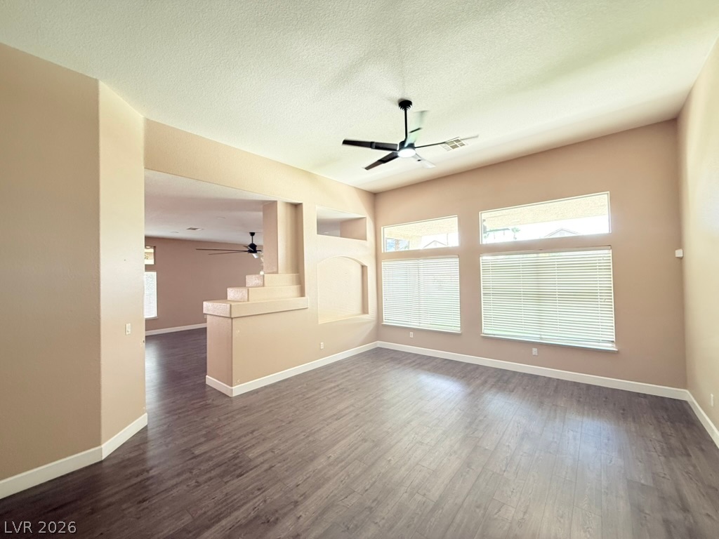 275 Macsnap Avenue Property Photo 2
