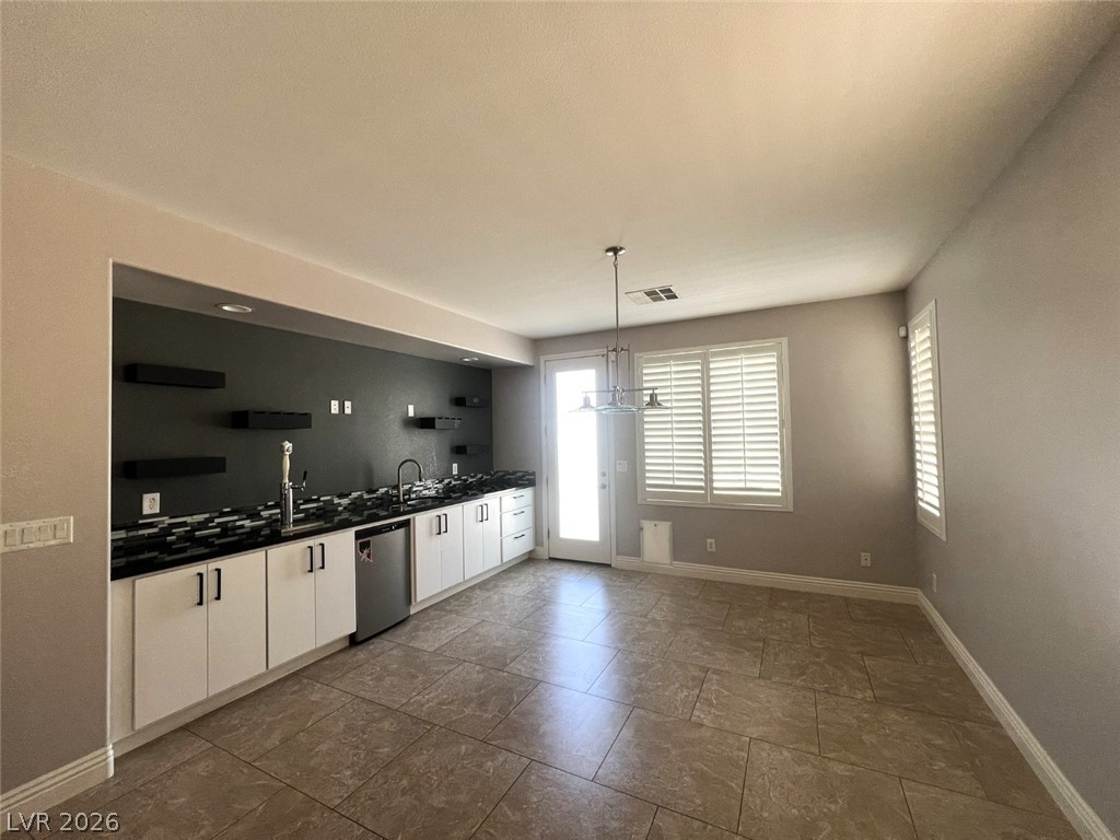 5923 Poplar Tree Street Property Photo 7