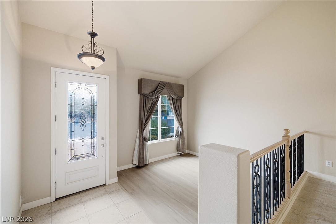 28 Glaring Court Property Photo 6