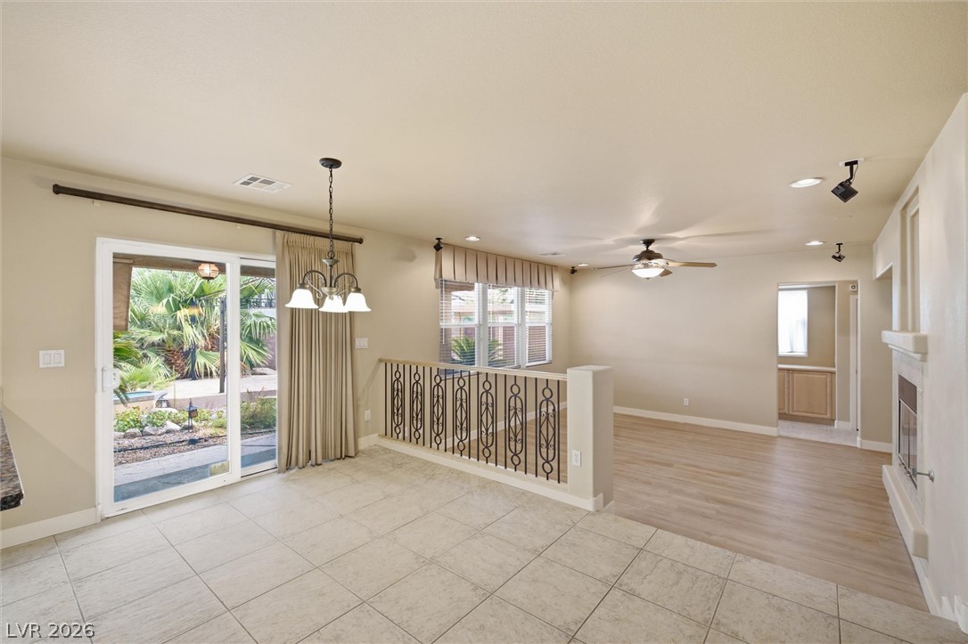 28 Glaring Court Property Photo 9