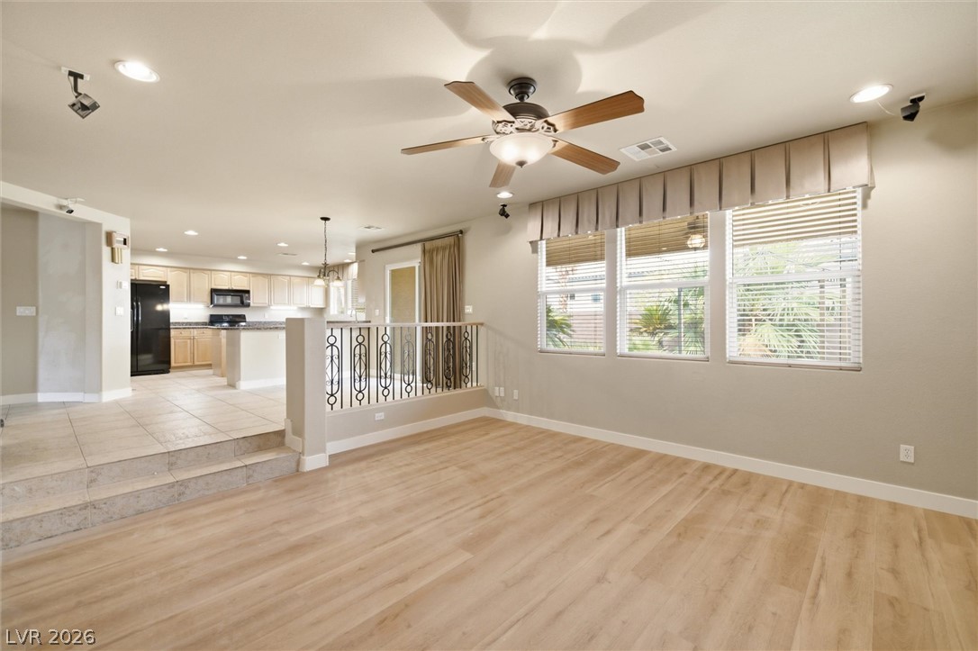 28 Glaring Court Property Photo 11