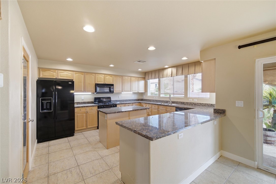 28 Glaring Court Property Photo 12