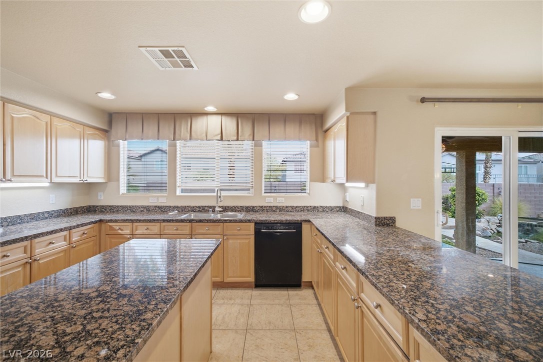 28 Glaring Court Property Photo 13