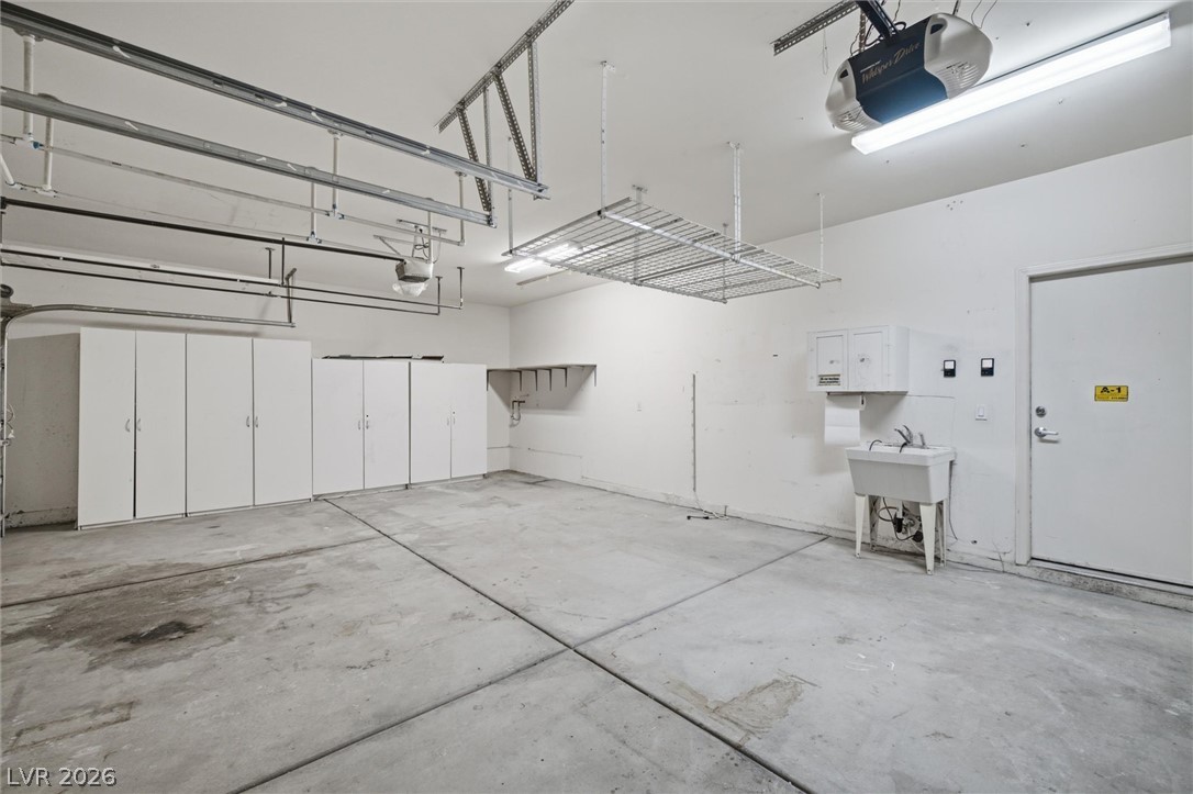 28 Glaring Court Property Photo 18