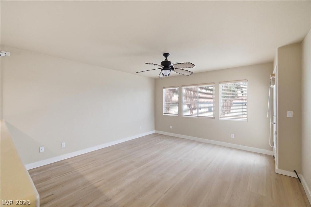 28 Glaring Court Property Photo 19