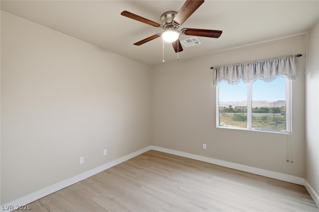 28 Glaring Court Property Photo 25
