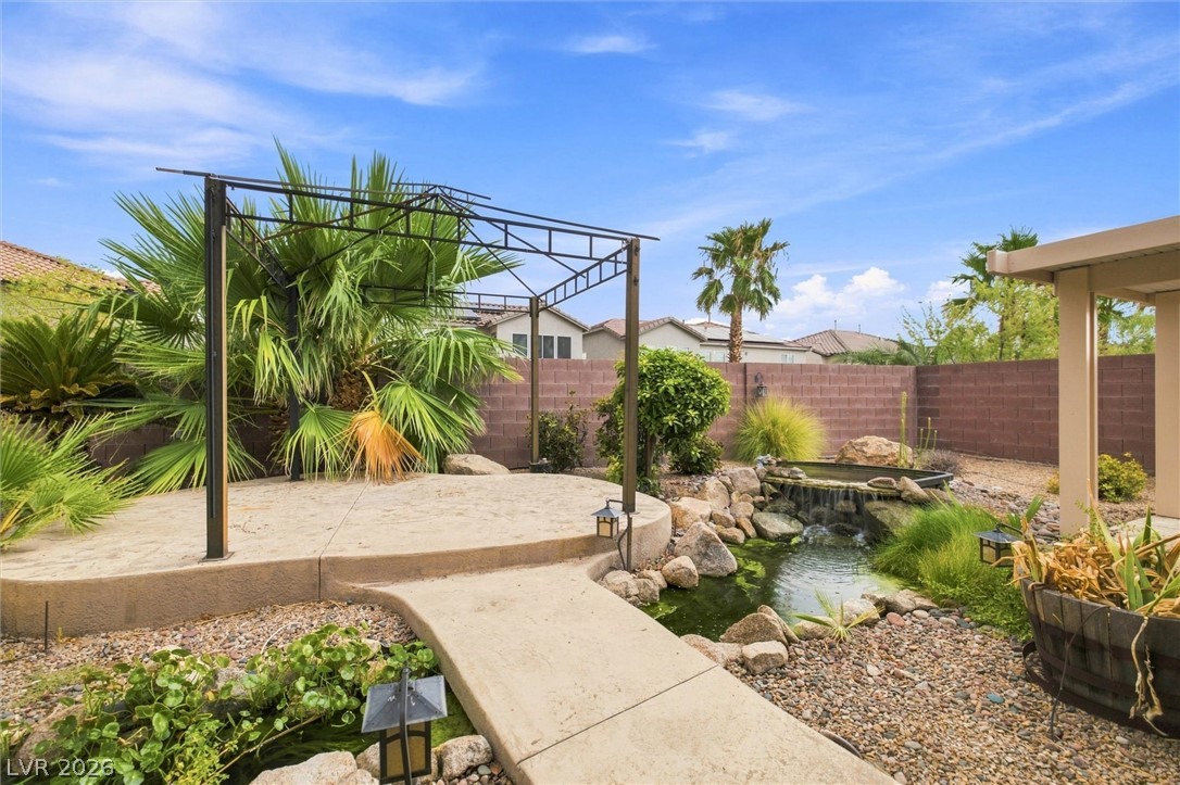 28 Glaring Court Property Photo 31
