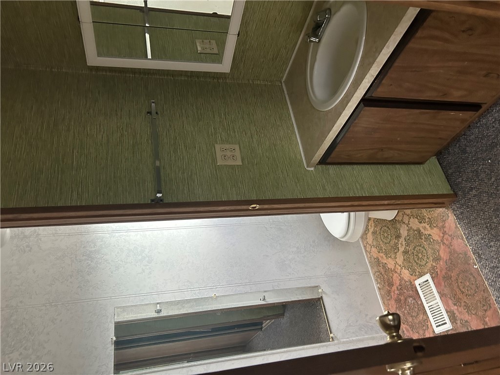 253 Behmer Street Property Photo 5
