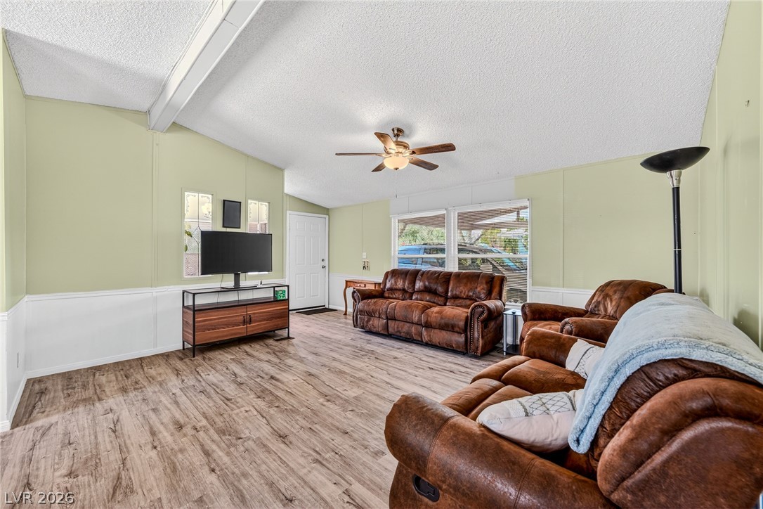 551 Fehrs Way Property Photo 8