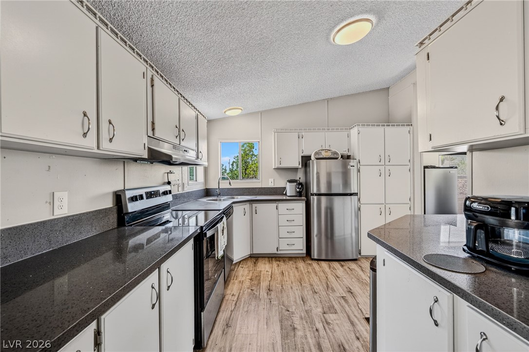551 Fehrs Way Property Photo 12