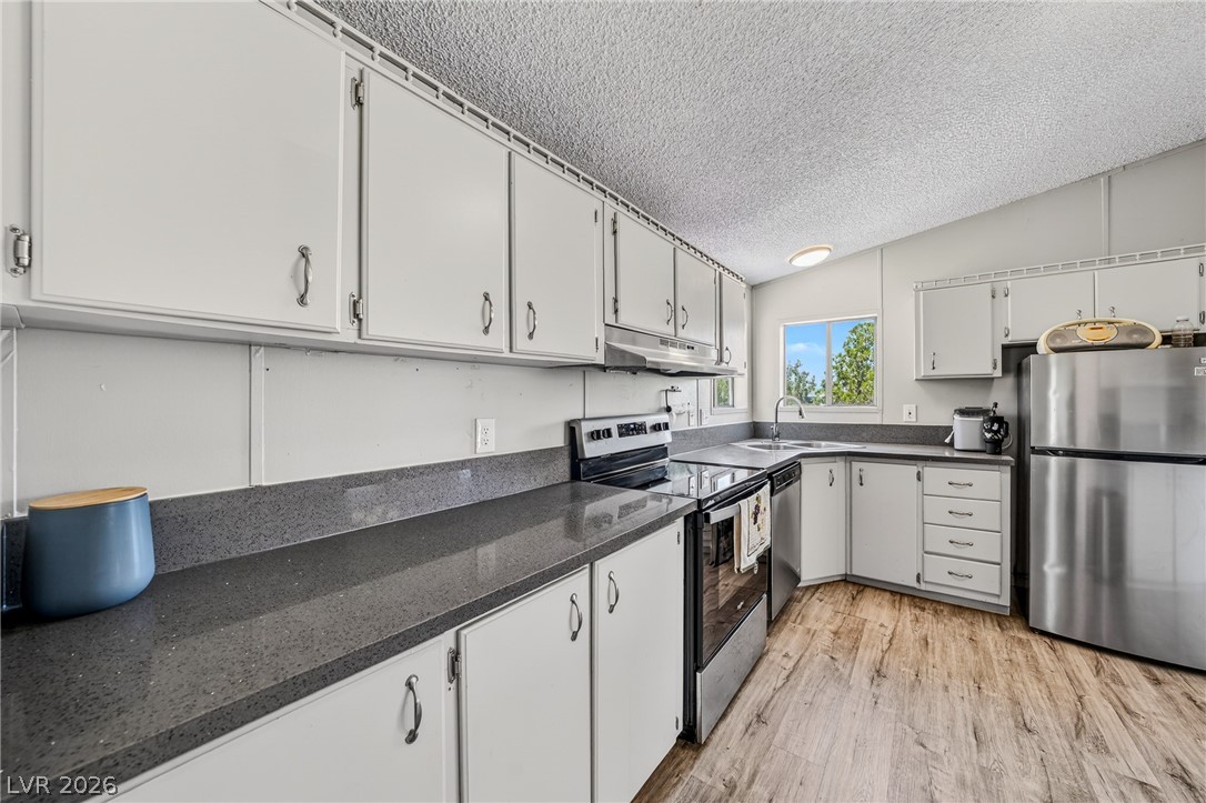 551 Fehrs Way Property Photo 14