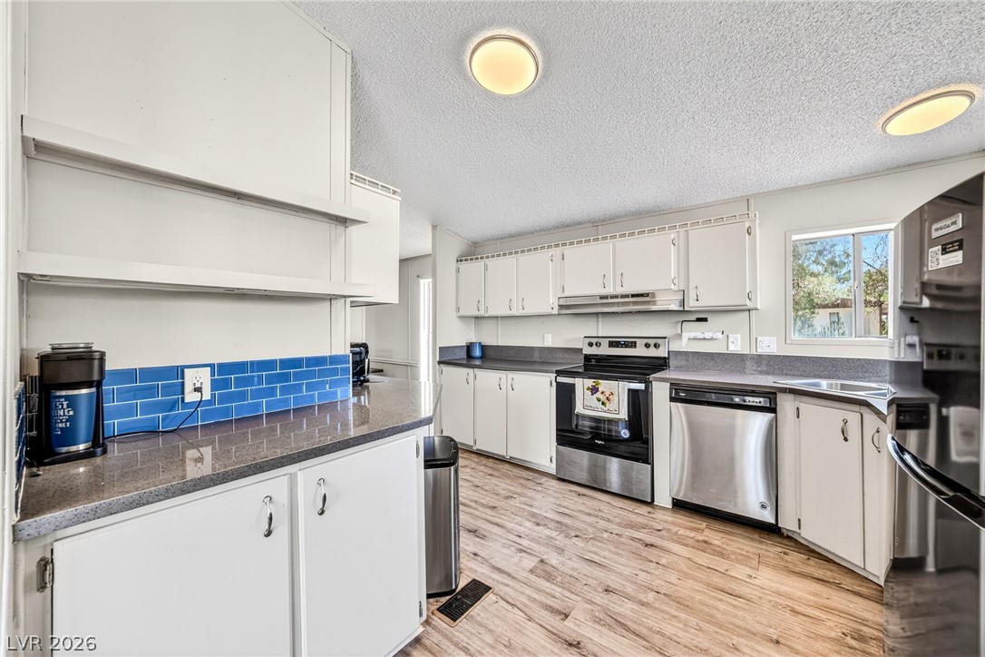 551 Fehrs Way Property Photo 15