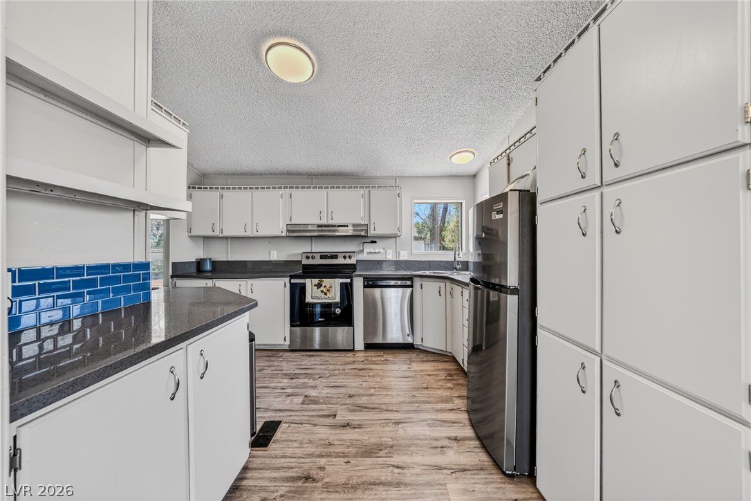 551 Fehrs Way Property Photo 17