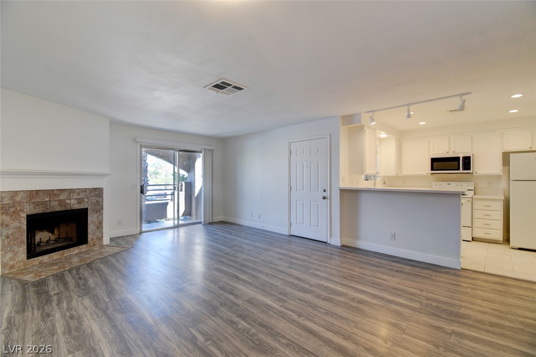 6867 Tamarus Street 202 Property Photo 1